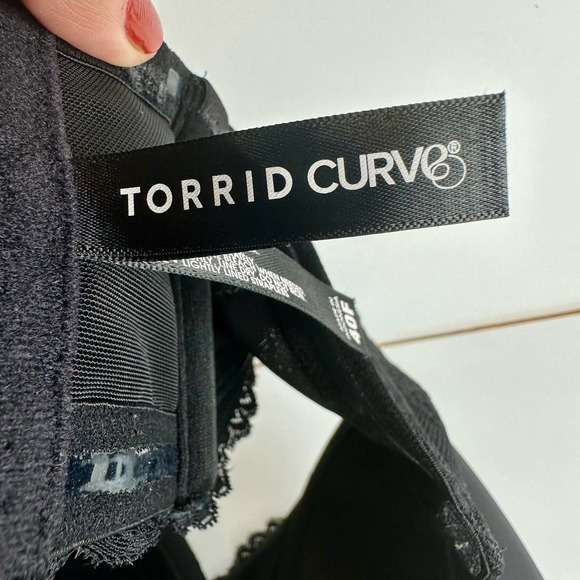 Torrid Curve Strapless Bra Plus‎ sz. 40 F Black Lightly Lined Smooth - Picture 4 of 9